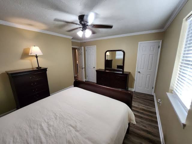S2. Lakeside home in Historic Scottsboro — Historic Mansion in Scottsboro, Alabama