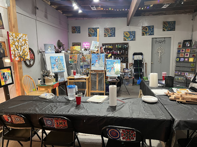 Happy Me Art Lounge — Art Gallery in Siloam Springs, Arkansas