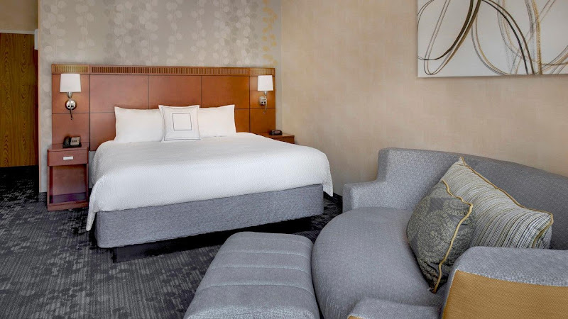 Courtyard by Marriott Hartford/Windsor Airport — Conference Center in East Hartford, Connecticut