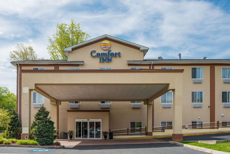 Comfort Inn Naugatuck-Shelton, CT — Hotel & Resort in Shelton, Connecticut