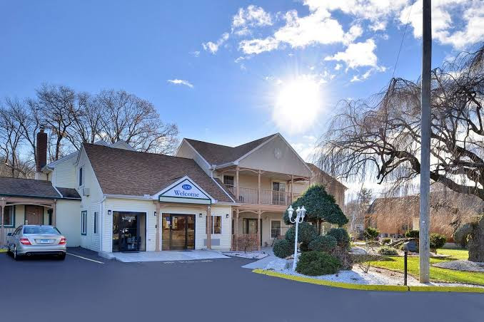 Cheshire Welcome Inn - photo