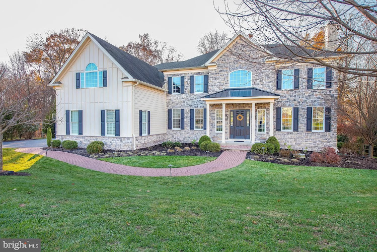 URHOME - Luxury Real Estate By Linda Chase - photo
