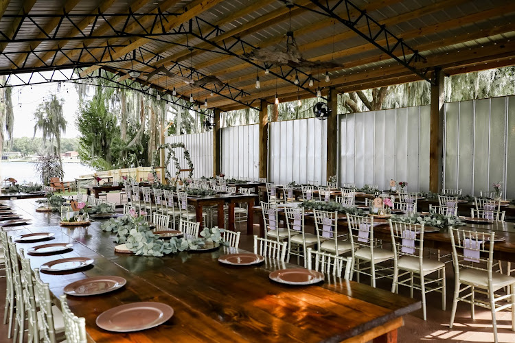 Knotted Roots on the Lake - corporateevents.at