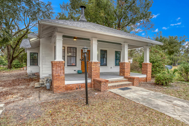 The Wells Residence | Historic Cozy Oasis — Historic Mansion in Valdosta, Georgia