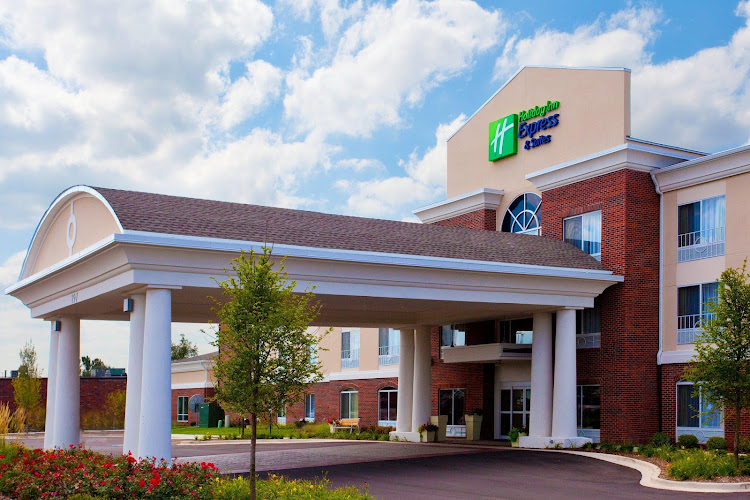 Holiday Inn Express & Suites Lake Zurich-Barrington by IHG - photo