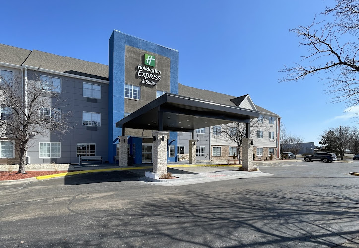 Holiday Inn Express & Suites Chicago Matteson, an IHG Hotel — Hotel & Resort in Tinley Park, Illinois