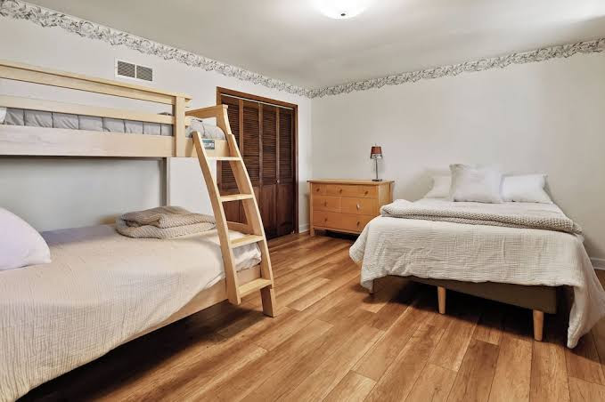 Fun at the Farm House - Charming 3-bedroom farmhouse in lovely Valparaiso - photo