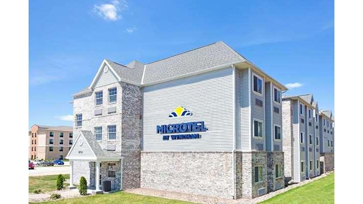 Microtel Inn & Suites by Wyndham Urbandale/Des Moines - photo
