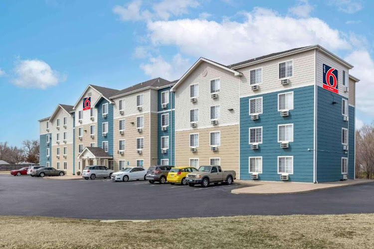 Studio 6 Extended Stay Wichita South KS — Hotel & Resort in Haysville, Kansas