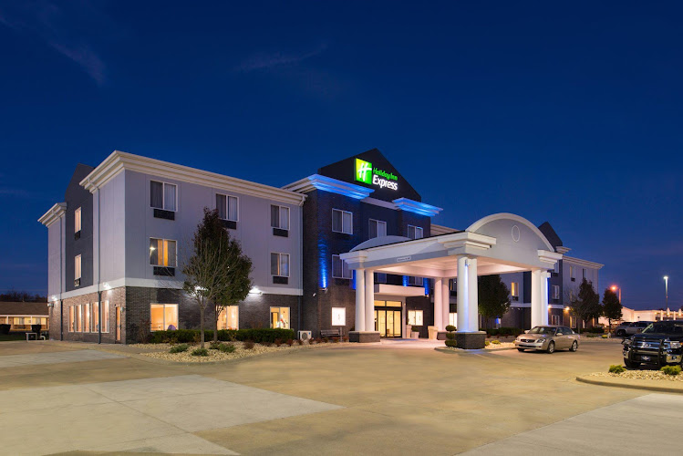 Holiday Inn Express & Suites Pittsburg by IHG — Conference Center in Pittsburg, Kansas