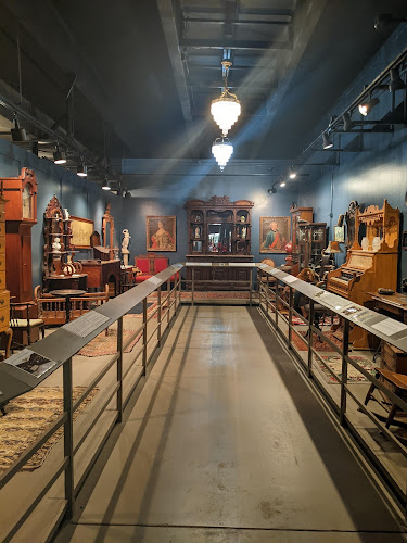 Prairie Museum-Art & History — Aquarium in Prairie Village, Kansas