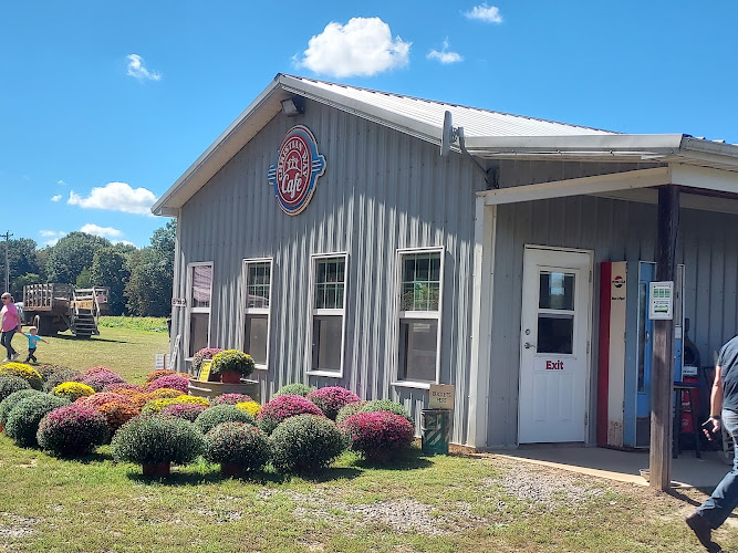 Christian Way Farm & Mini Golf — Barn or Farm in Hopkinsville, Kentucky