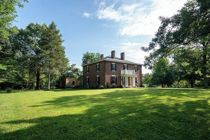 Historic stone cabin near Bourbon Trail on private 13 acre estate property! — Historic Mansion in Jeffersontown, Kentucky