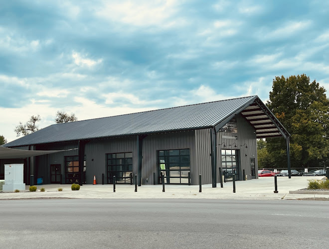 Lake Cumberland Farmers Market & Citizens National Bank Pavilion — Barn or Farm in Somerset, Kentucky