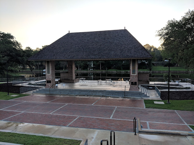 Roque House and Gardens — Barn or Farm in Natchitoches, Louisiana