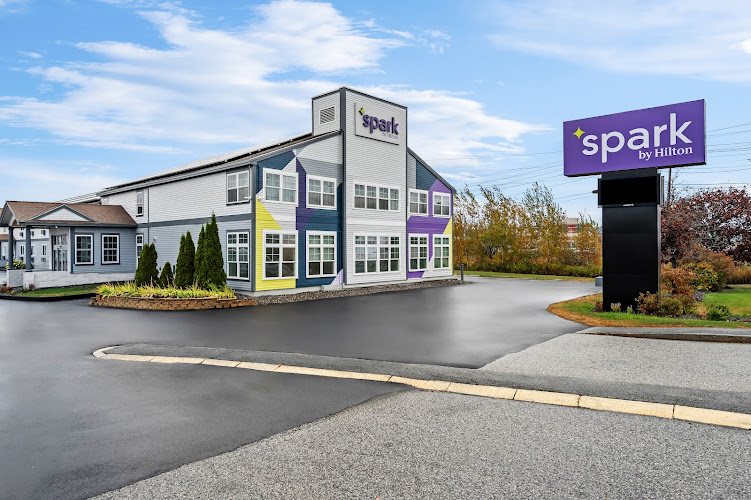 Spark by Hilton Portland Airport Maine Mall — Hotel & Resort in Westbrook, Maine