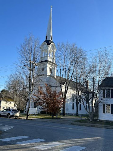 Charming 1850's home on the Royal River in Yarmouth Village Maine — Historic Mansion in Yarmouth, Maine