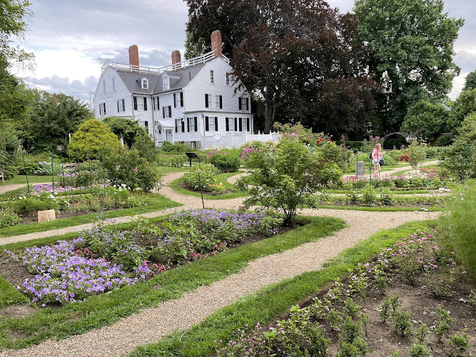 Ropes Mansion and Garden — Aquarium in Quincy, Massachusetts