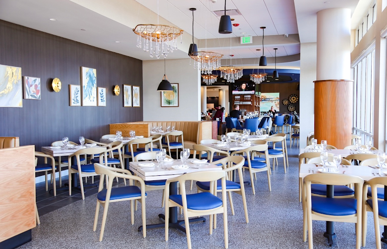 Mission Beach House Bar & Grill - Revere - photo