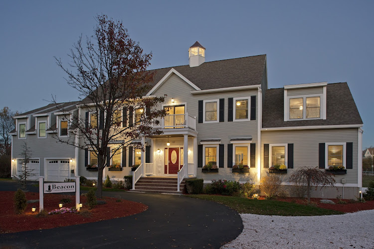 The Beacon Waterfront Inn — Hotel & Resort in Weymouth, Massachusetts
