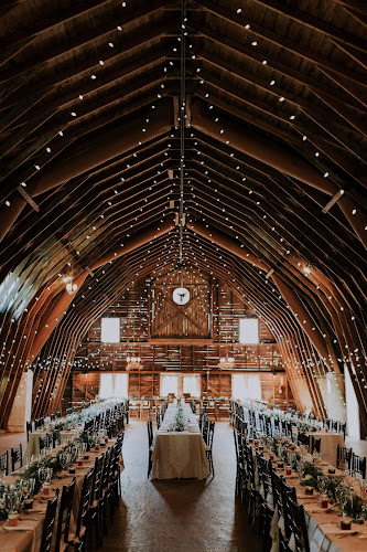 Blue Dress Barn Historic Wedding Venue — Barn or Farm in Portage, Michigan