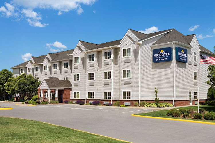 Microtel Inn & Suites by Wyndham Inver Grove Heights/Minne - photo