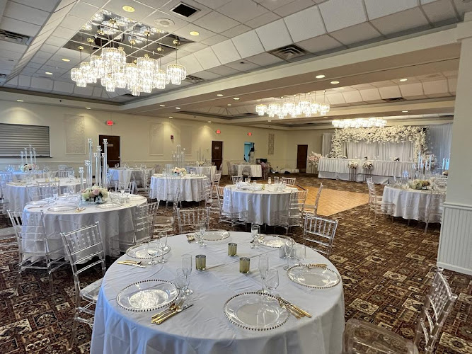 Ballroom & Wedding at Baymont - photo