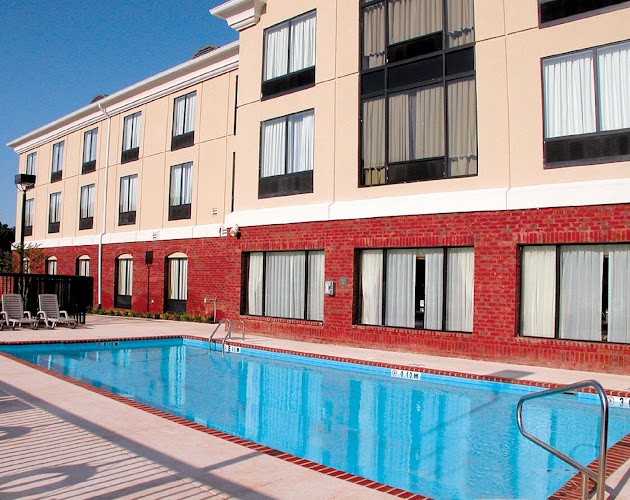 Holiday Inn Express & Suites Tupelo by IHG — Hotel & Resort in Tupelo, Mississippi