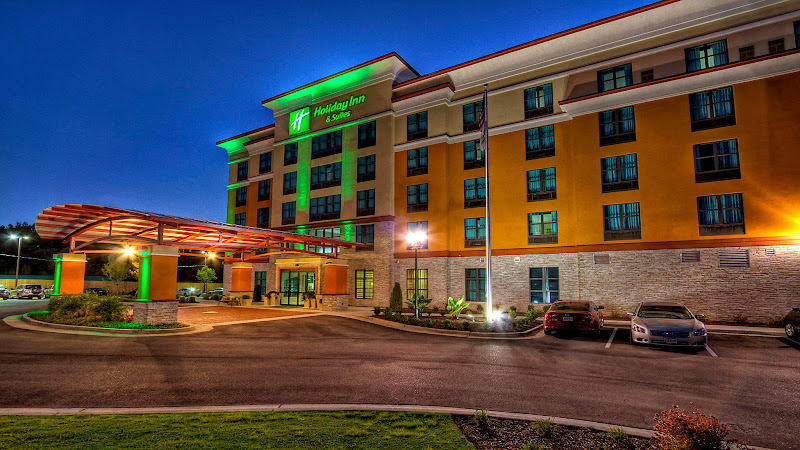 Holiday Inn & Suites Tupelo North by IHG — Hotel & Resort in Tupelo, Mississippi