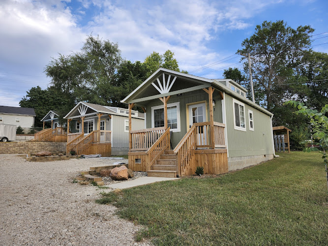 Cabins On Kearney Hill — Hotel & Resort in Nebraska City, Nebraska