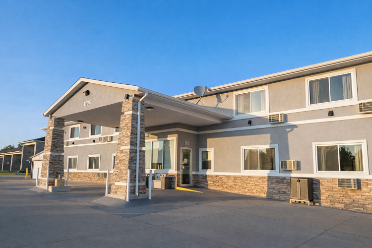 Deluxe Inn Nebraska City - photo
