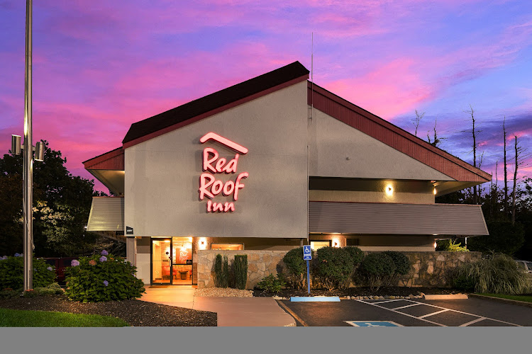 Red Roof Inn Salem — Hotel & Resort in Derry, New Hampshire