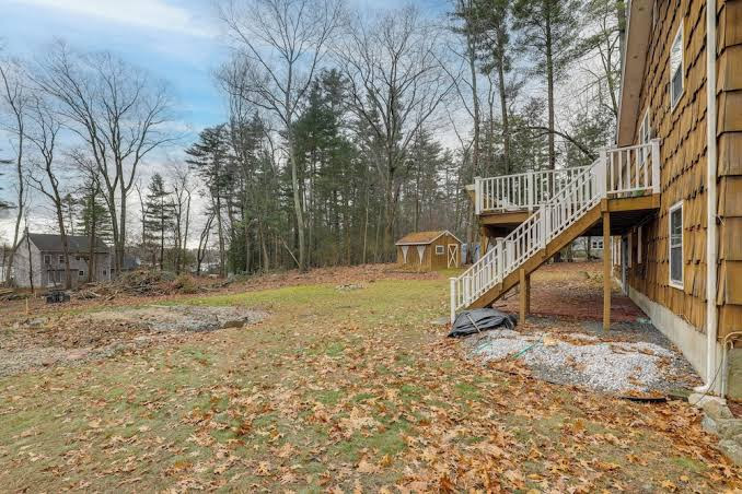 Peek-a-boo Lake Views & Yard: Windham Home — Hotel & Resort in Salem, New Hampshire