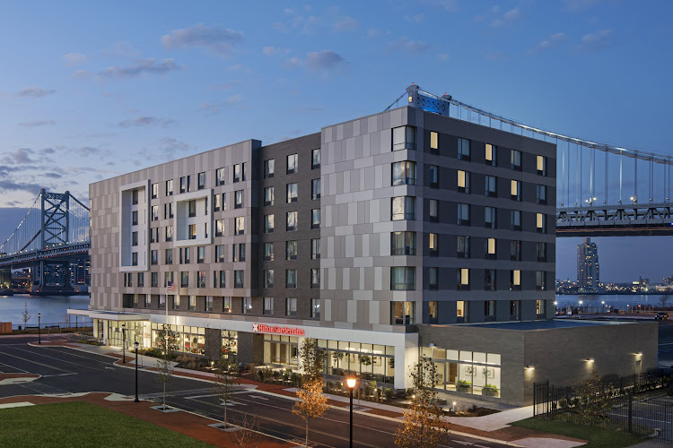 Hilton Garden Inn Camden Waterfront Philadelphia — Hotel & Resort in Camden, New Jersey