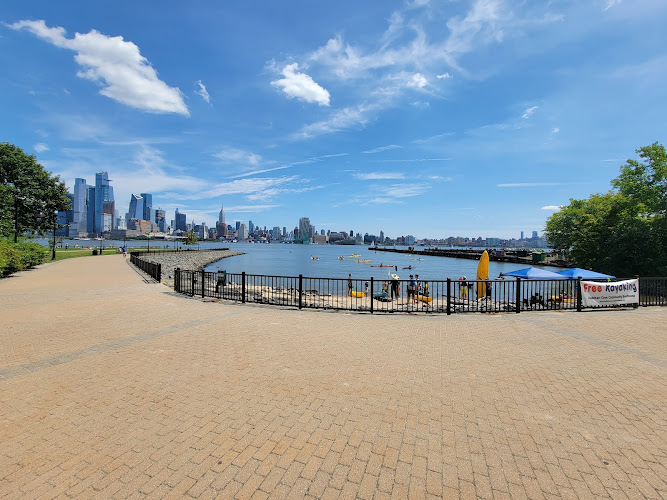Hoboken Cove Community Boathouse — Country Club in Hoboken, New Jersey