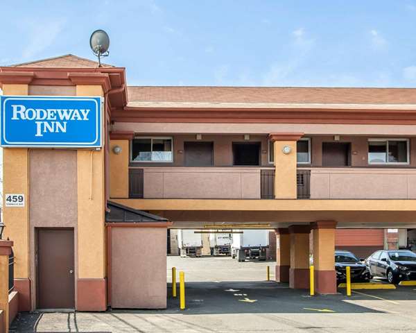 Rodeway Inn Jersey City North — Hotel & Resort in Perth Amboy, New Jersey
