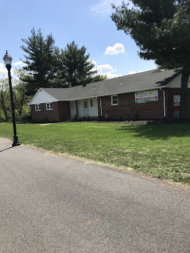 "Sph" Savannah's Playhouse — Barn or Farm in Piscataway, New Jersey