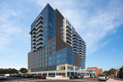 Four Points by Sheraton Flushing — Hotel & Resort in Queens, New York