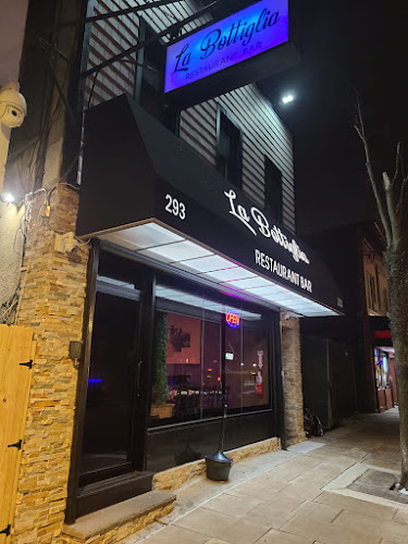 La Bottiglia Italian Restaurant — Restaurant with Private Dining in Staten Island, New York