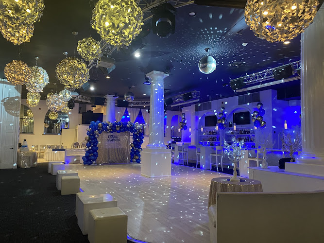 Coliseum White Plains - photo