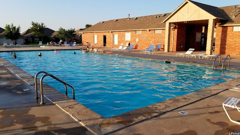 Stoneridge Farms Pool & Clubhouse - photo