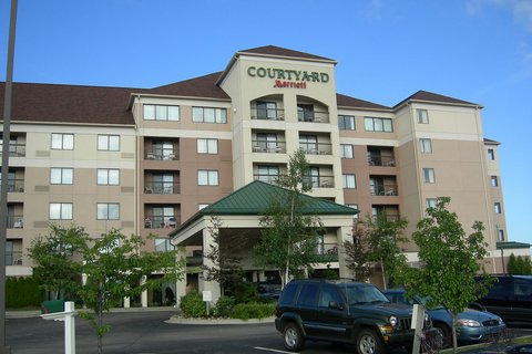 Courtyard by Marriott Erie Ambassador Conference Center - photo