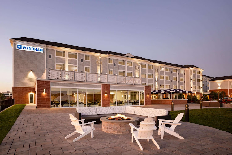 Wyndham Newport Hotel - photo