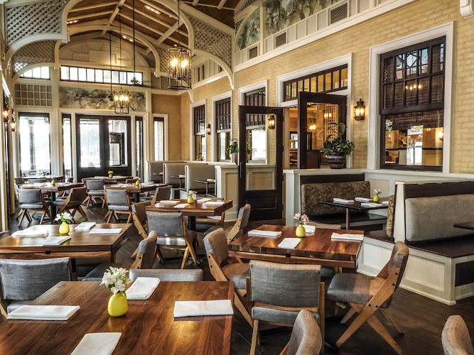 Tommy Bahama Restaurant & Bar - photo