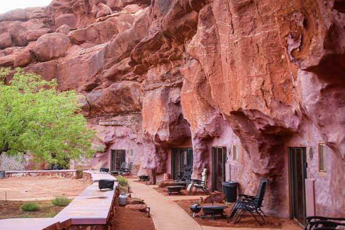 The Caves at Moab - At Private Riverside Ranch - corporateevents.at