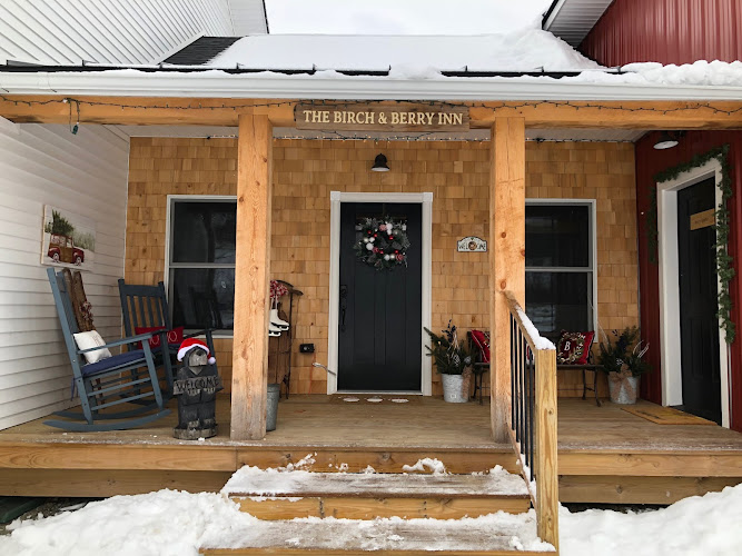 The Birch & Berry Inn — Hotel & Resort in Shelburne, Vermont