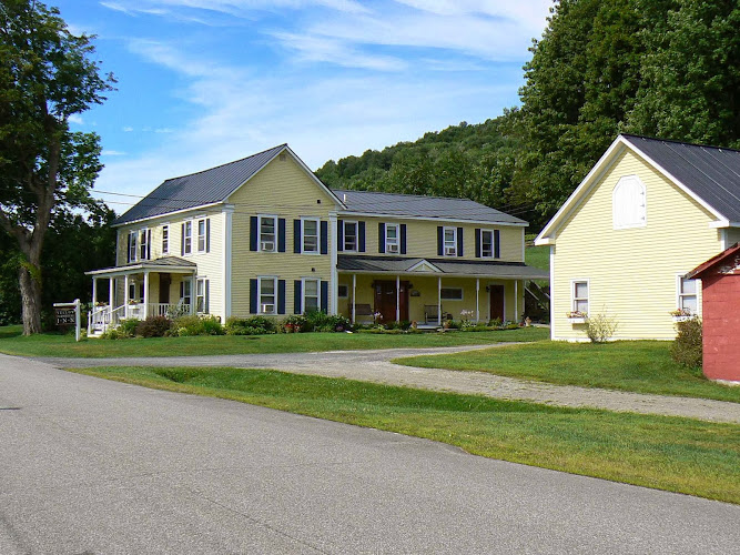 Yellow Farmhouse Inn — Historic Mansion in Waitsfield, Vermont