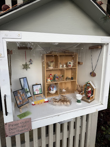 Free little art gallery - photo
