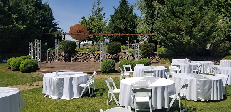 Le Jardin — Zoo or Garden in Yakima, Washington