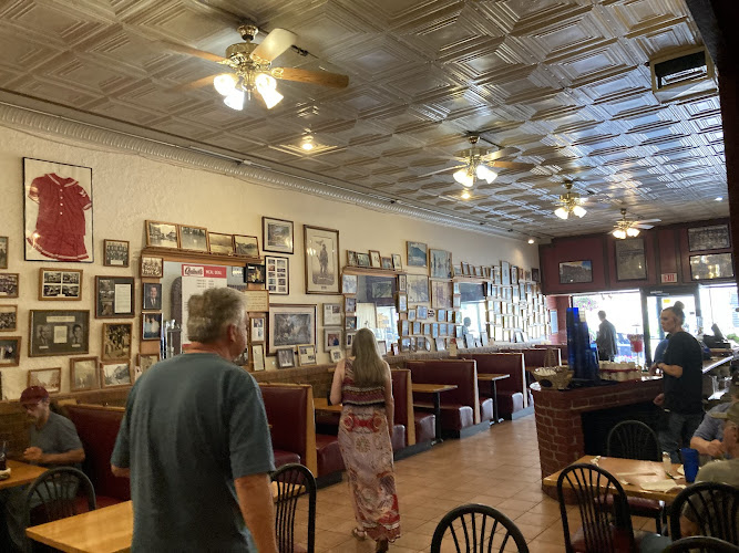 Quinet's Restaurant — Banquet Hall in New Martinsville, West Virginia